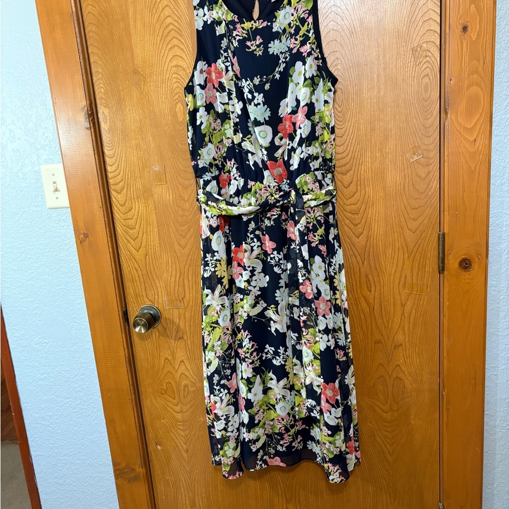 Covington Feminine Floral Maxi Dress